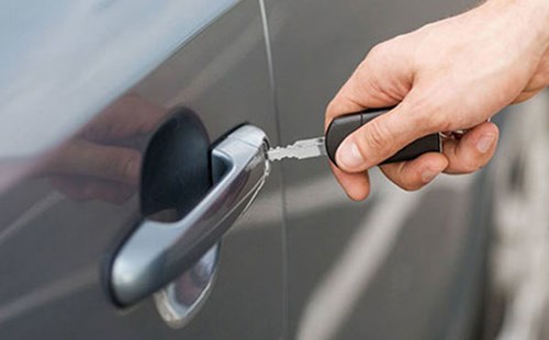 佛山上門配車鑰匙電話(專業(yè)汽車開鎖公司)
